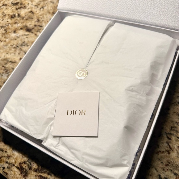 Dior "Around The World" Puzzle - Picture 5 of 7